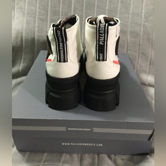 Palladium Women’s Revolt HI TX Platform Canvas Star White Boots Size 8 - Picture 3 of 12